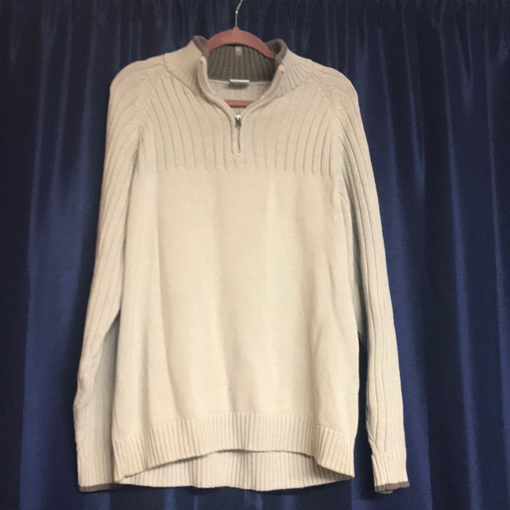 Men’s tan Columbia sweater